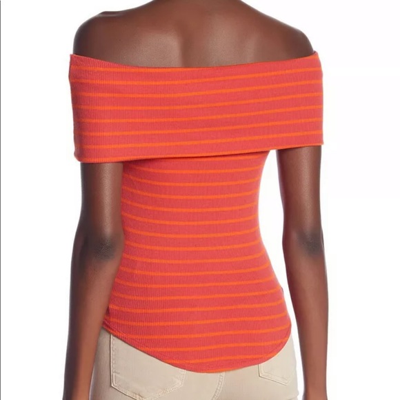 ⭐️ Free People ⭐️ off shoulder Striped top Small - Picture 4 of 8